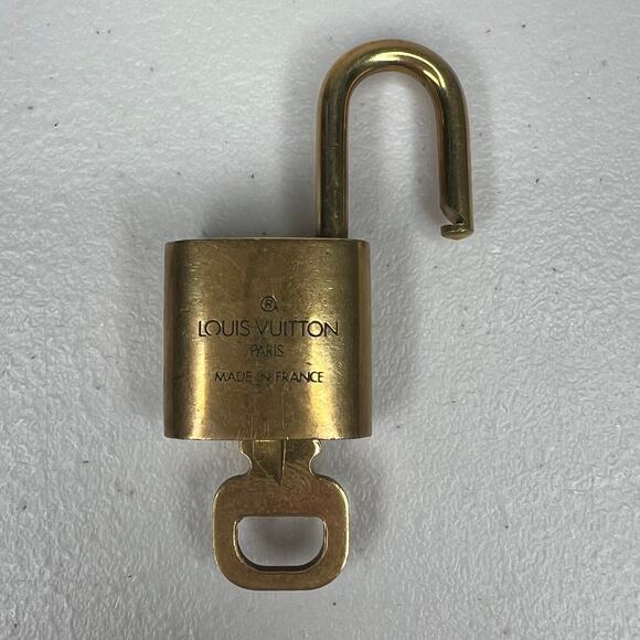 Louis Vuitton #315 Gold Brass Lock & Key Charm Clochette Set 🔐 - Picture 3 of 7